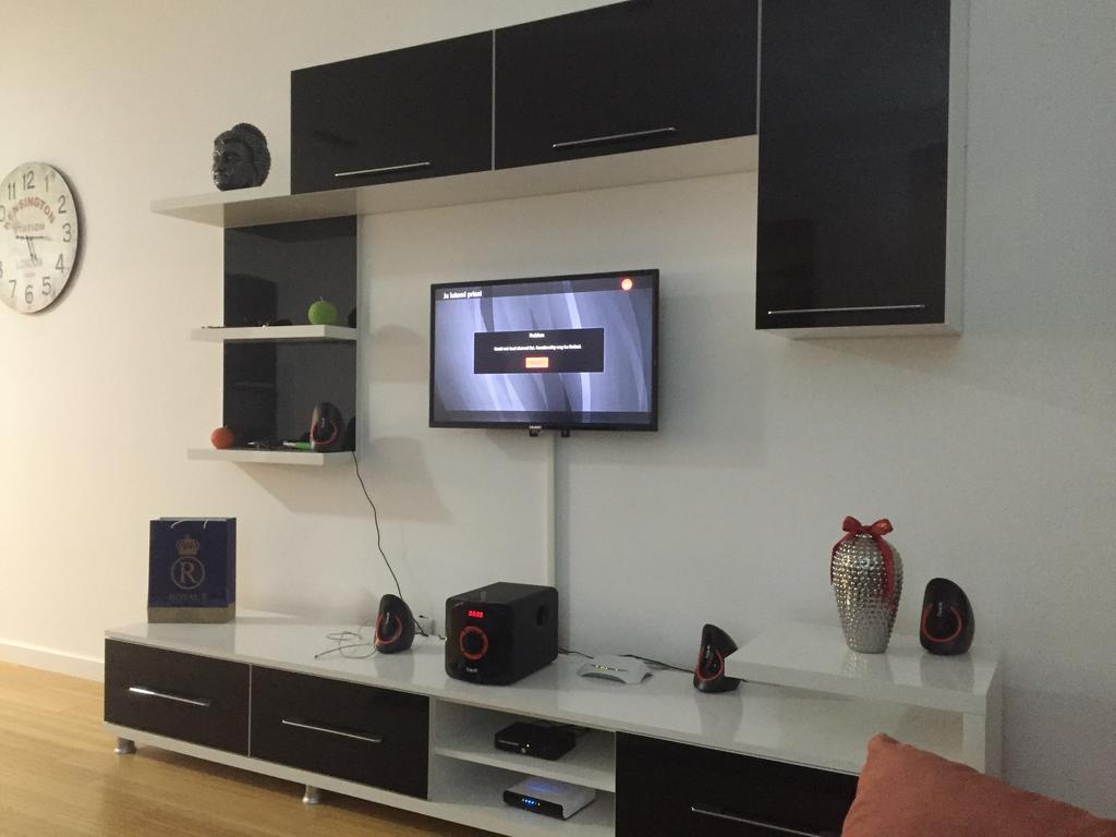 Apartment Royal Pristina Esterno foto